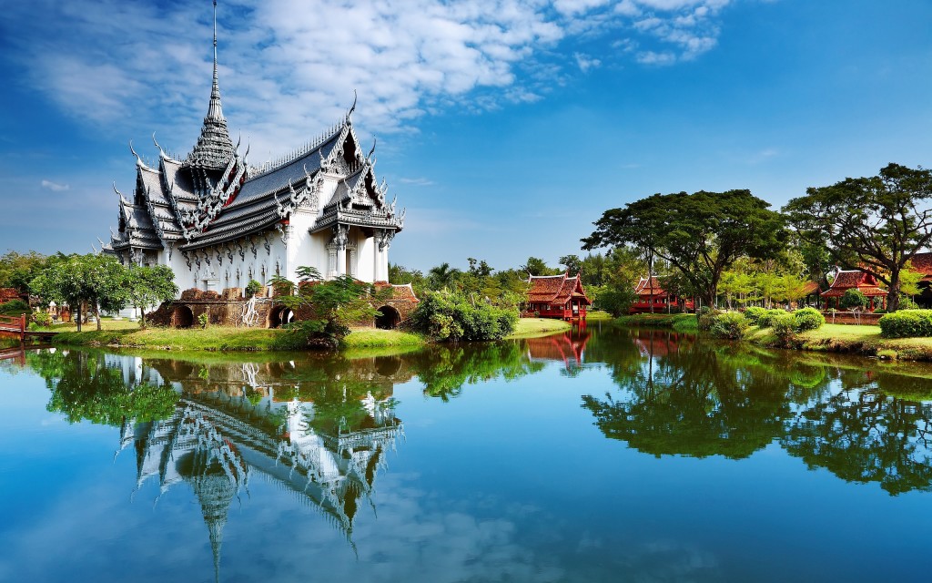 Top reasons to visit Thailand